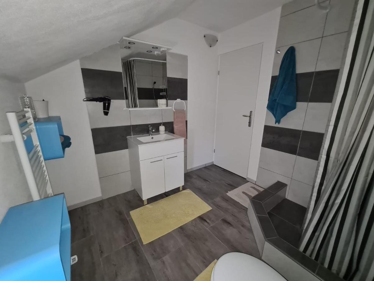 Ana Apartment Gracac  Bagian luar foto