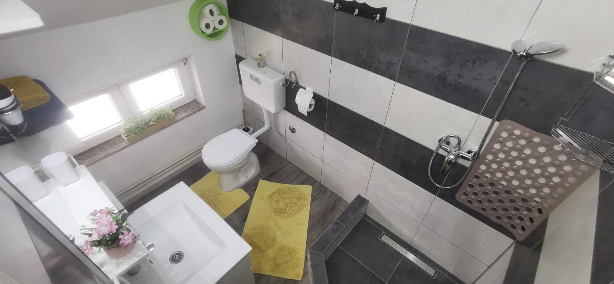 Ana Apartment Gracac  Bagian luar foto