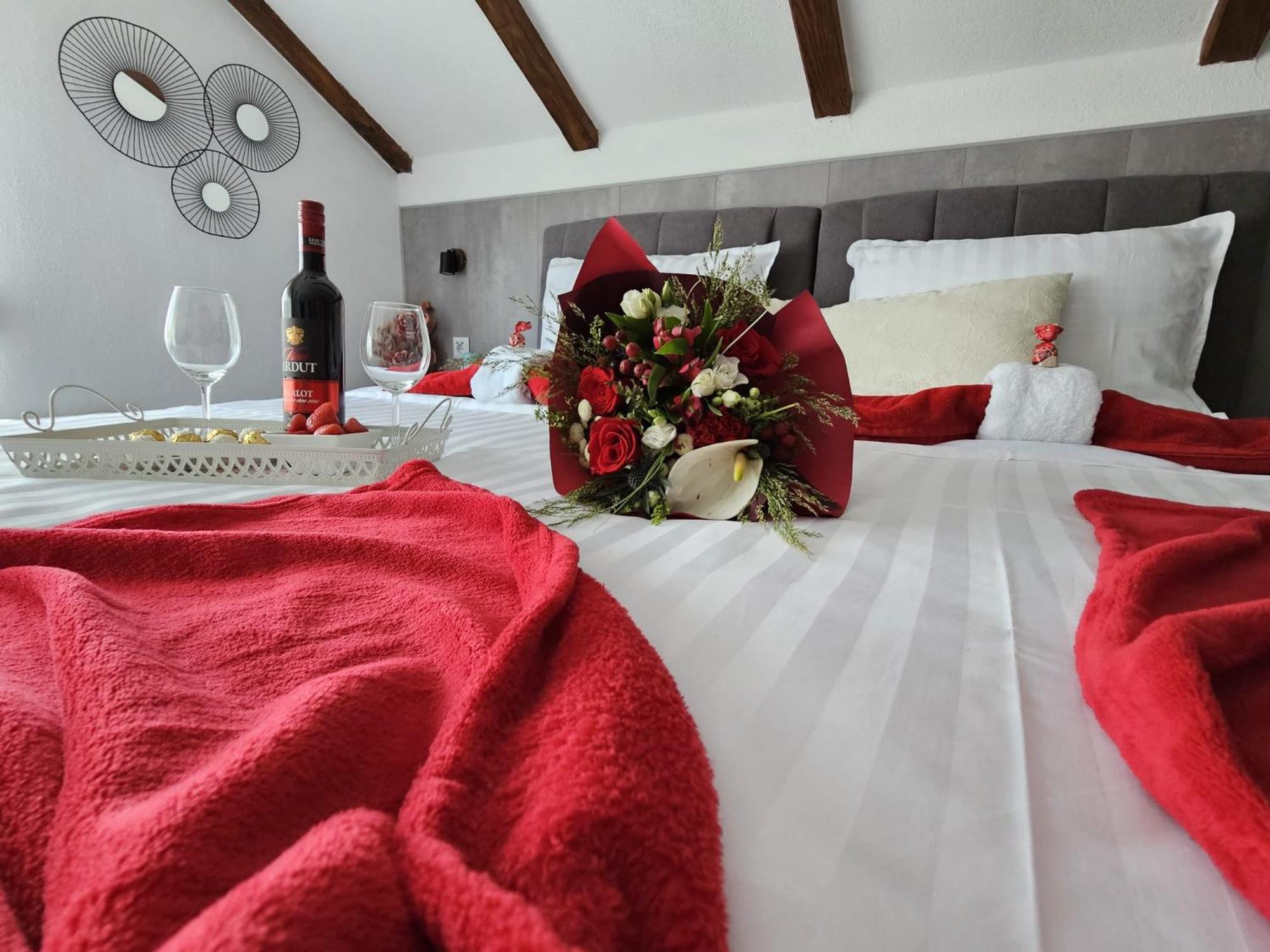 Ana Apartment Gracac  Bagian luar foto