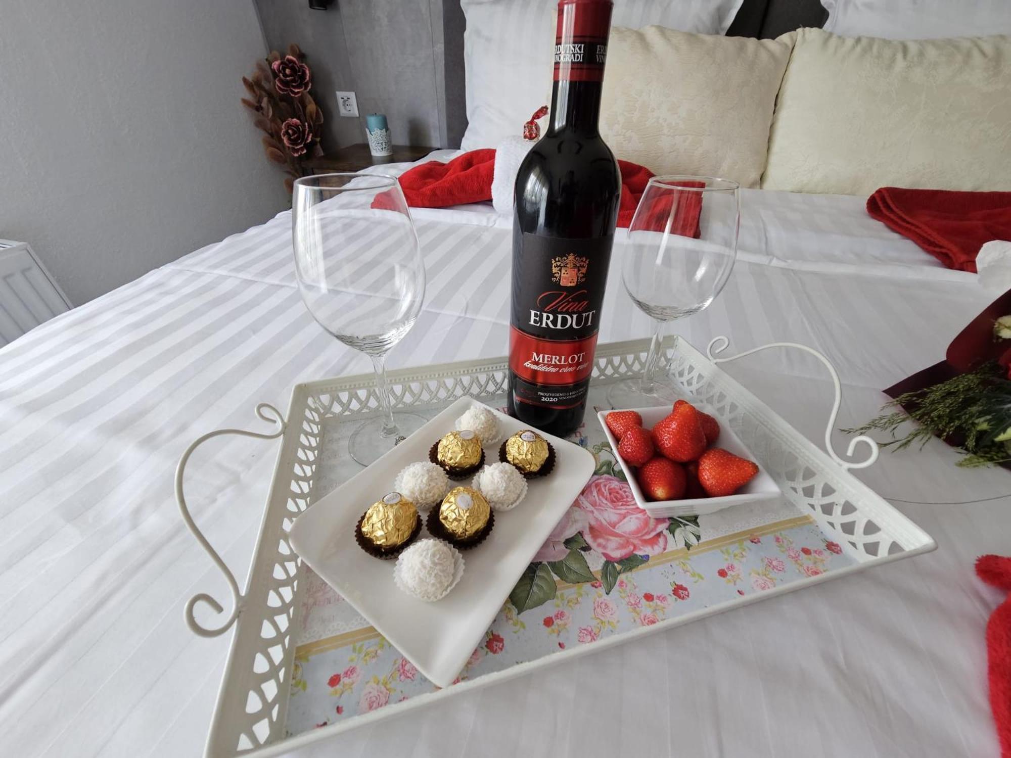 Ana Apartment Gracac  Bagian luar foto