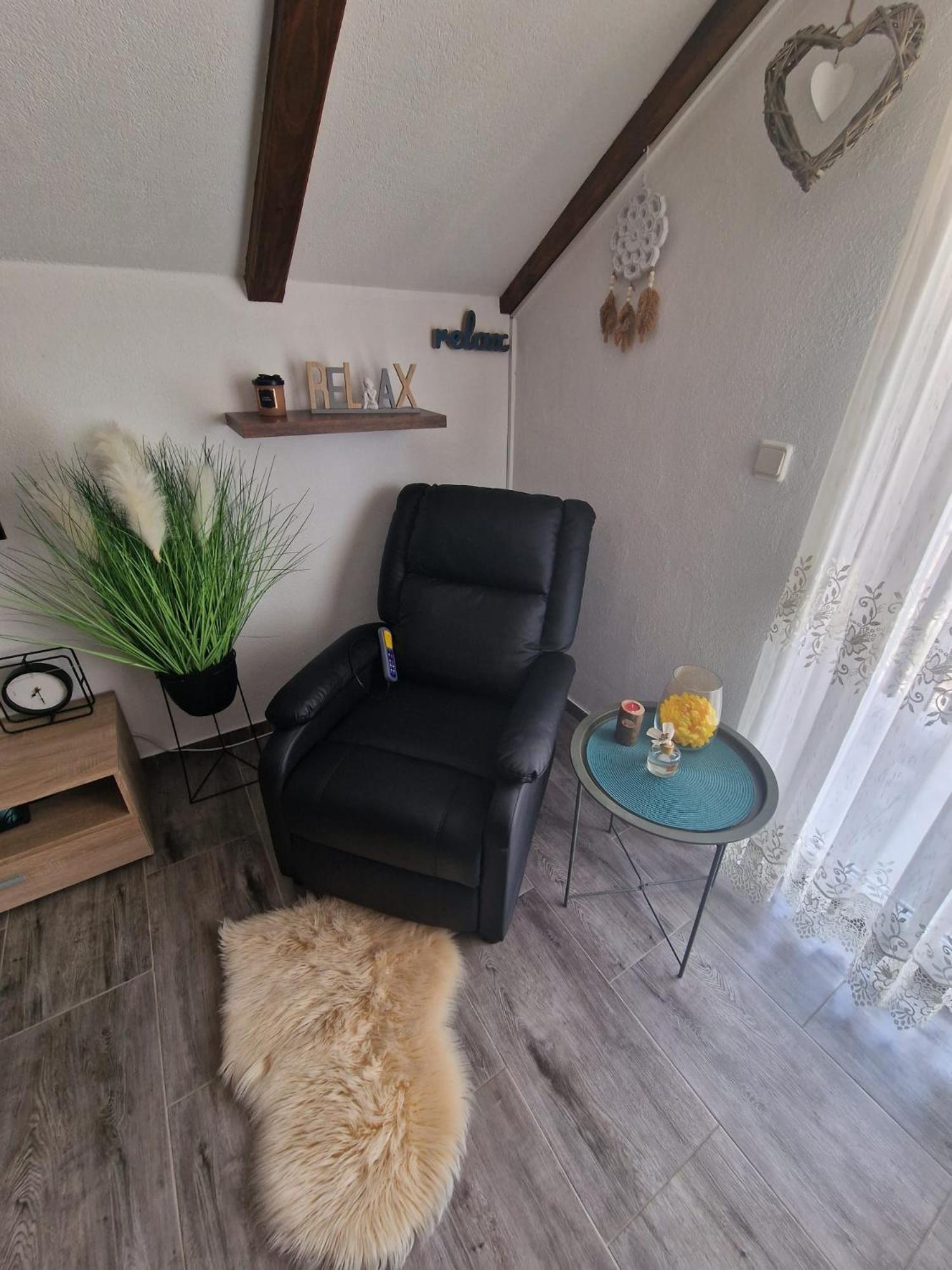 Ana Apartment Gracac  Bagian luar foto